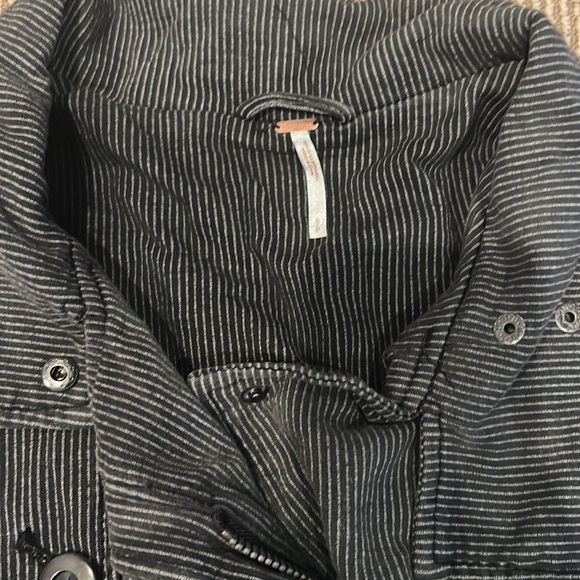 EUC FREE PEOPLE railroad knit pin stripe black grey jacket size S/M - Picture 8 of 16
